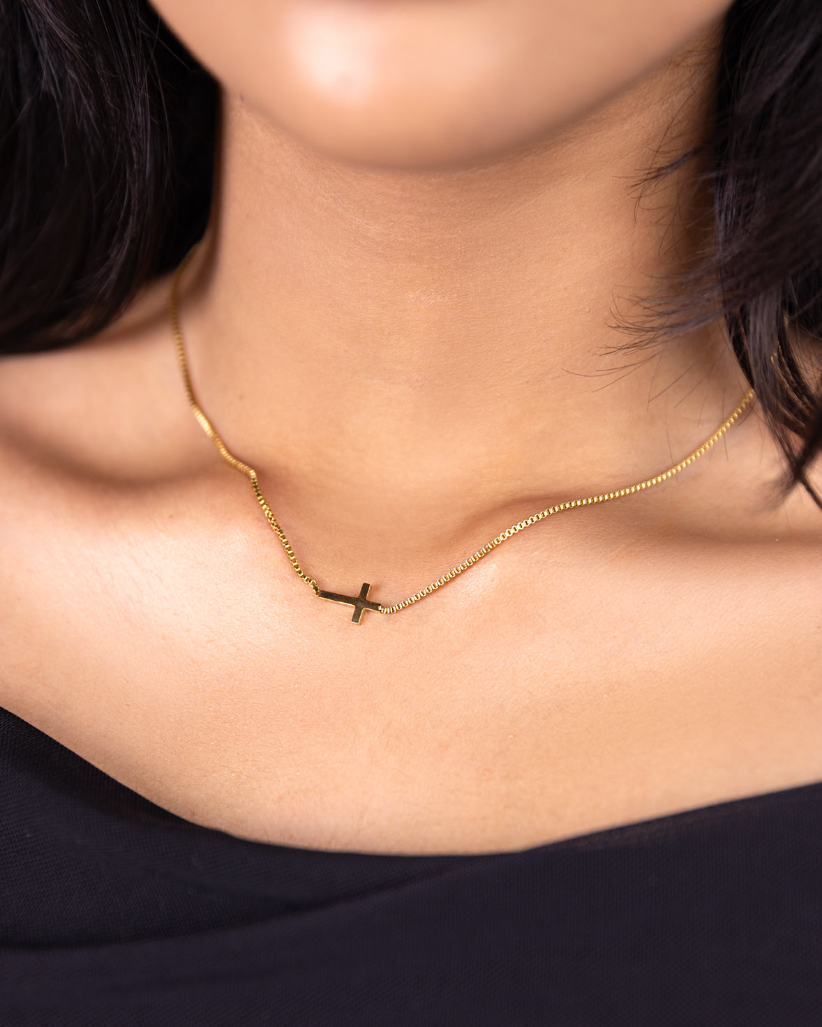 Simple Cross Pendant Necklace