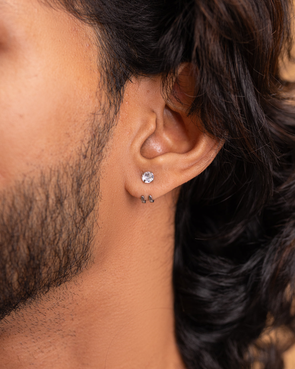 Round Zirconia Claw Earring