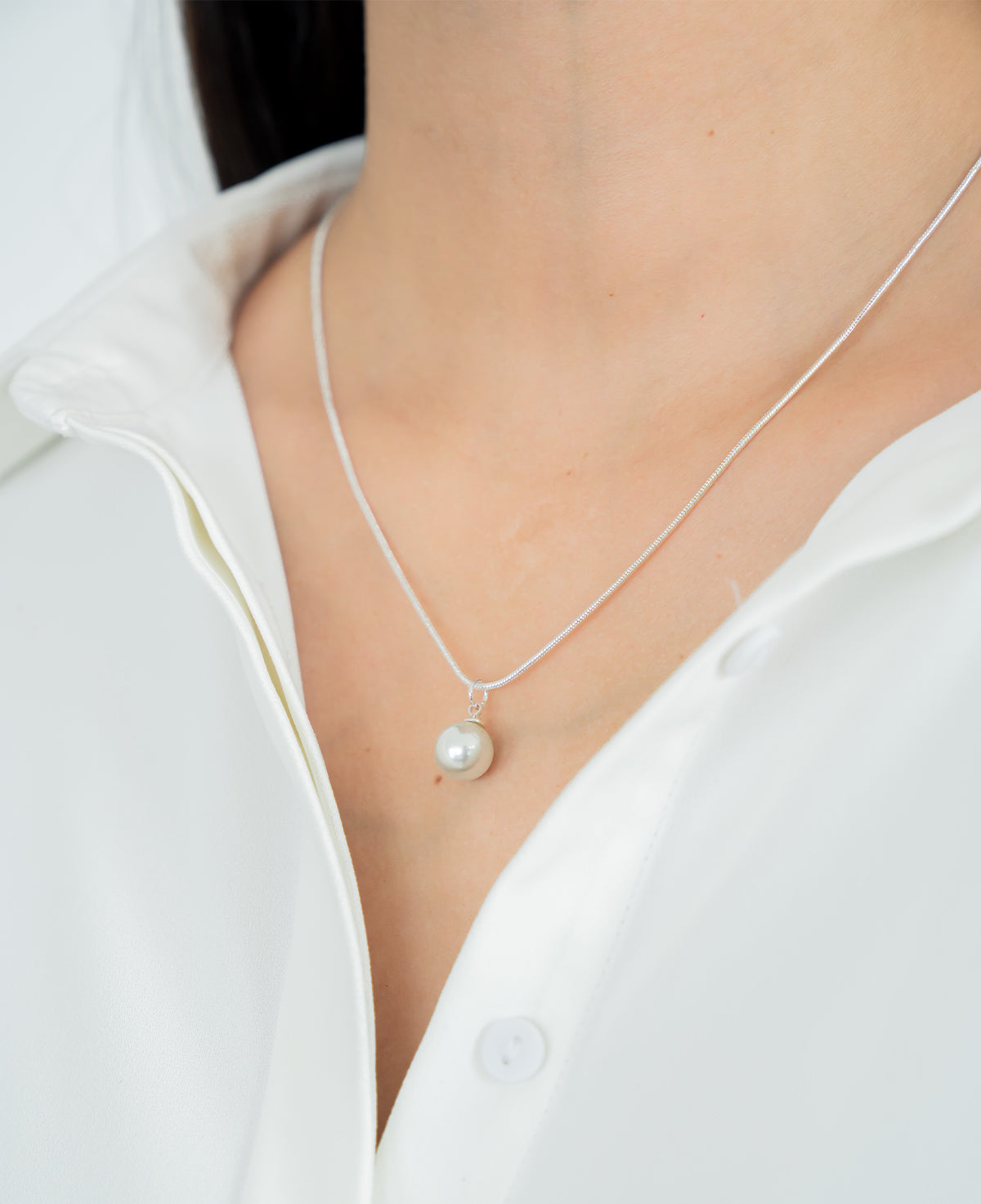 Elegant Pearl Allure Necklace