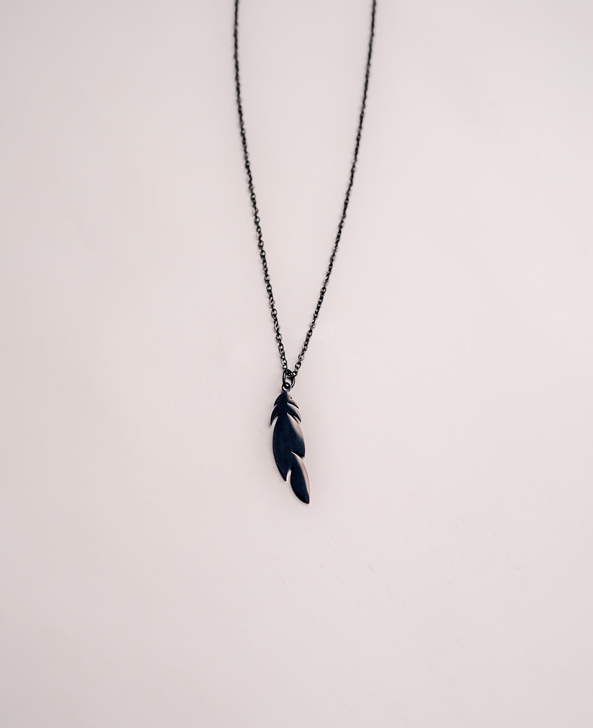 Casual Feather Pendant Necklace