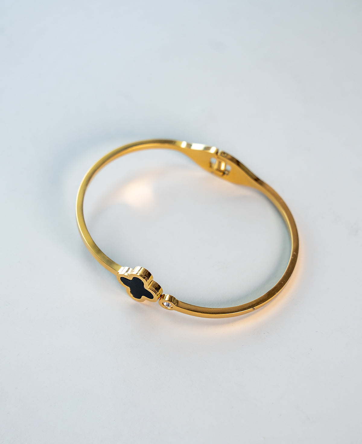 Gold Leaf Clover Bangle