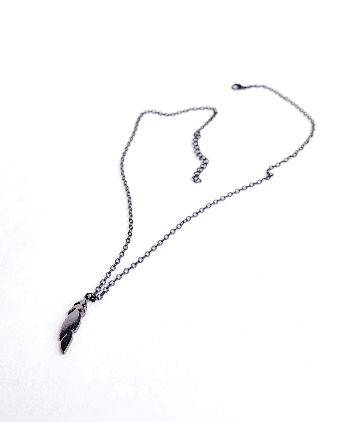 Casual Feather Pendant Necklace