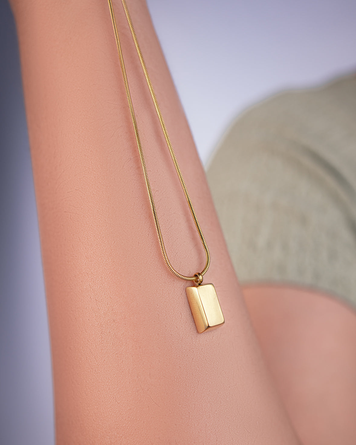 Minimalistic Gold Pendant Necklace
