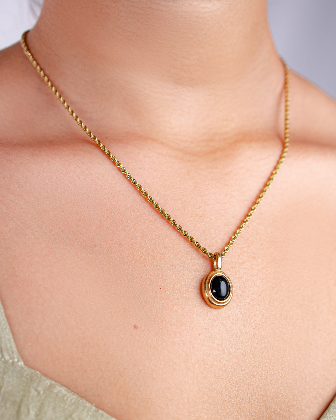 Black Pendant Rope Necklace