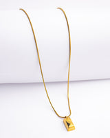 Minimalistic Gold Pendant Necklace
