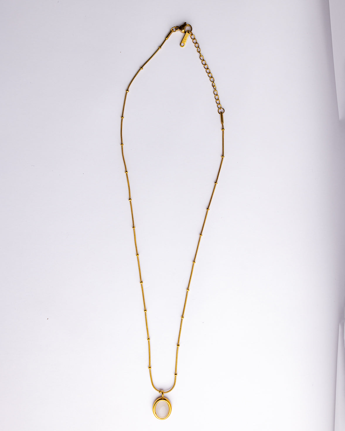 Vintage Oval Pendant Necklace