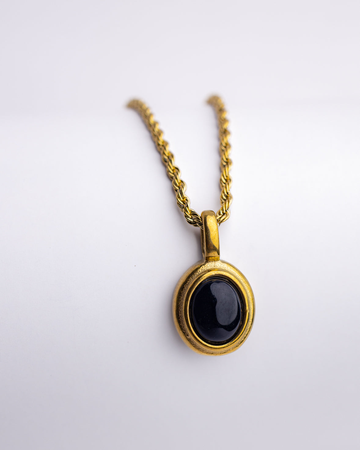 Black Pendant Rope Necklace