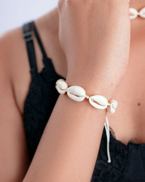 Shell Decor Necklace & Bracelet