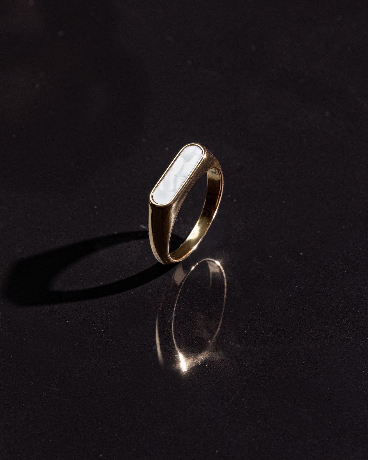 Minimalistic Retro Ring