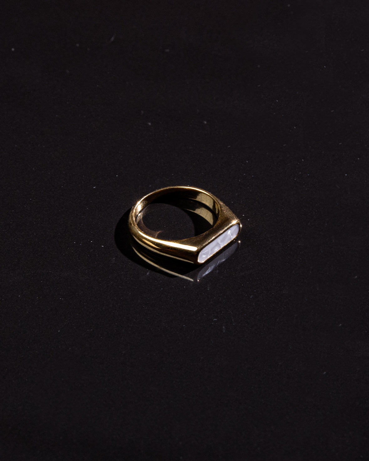 Minimalistic Retro Ring