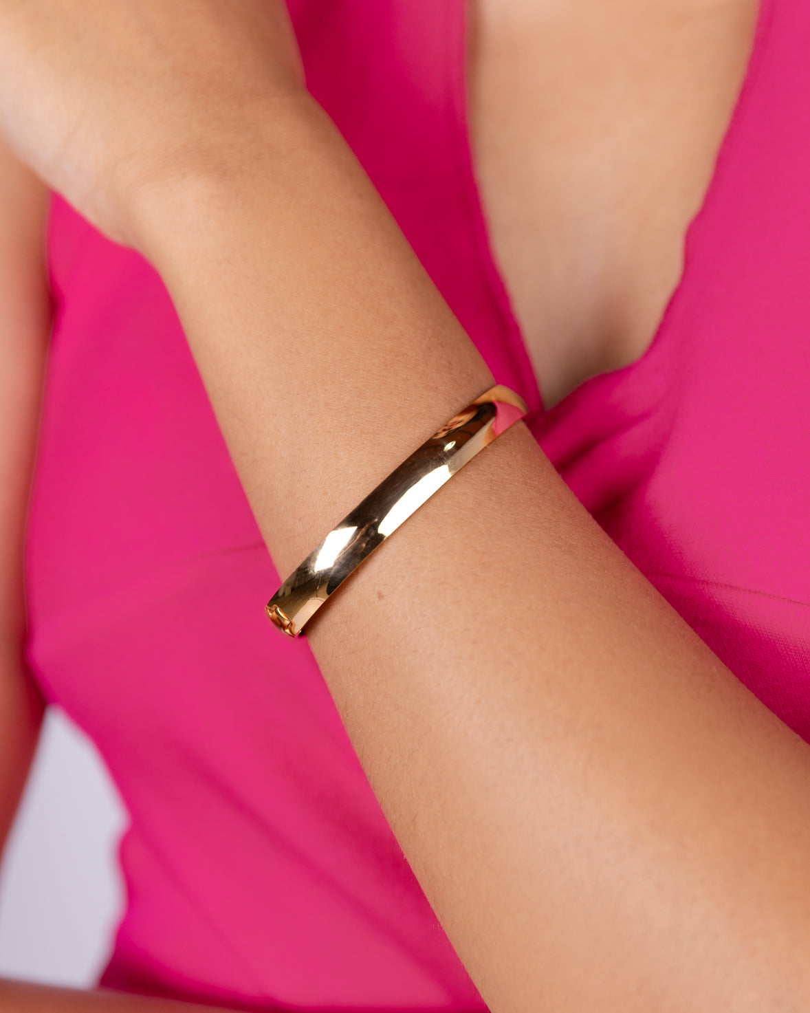 Classic Curved Charm Bangle