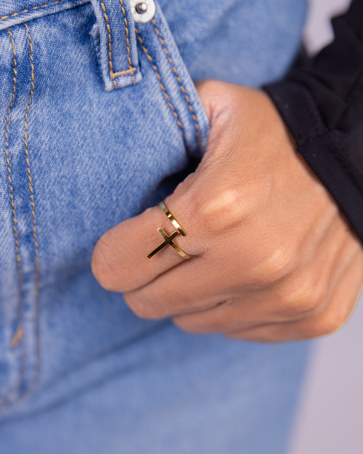 Classic Cross Ring