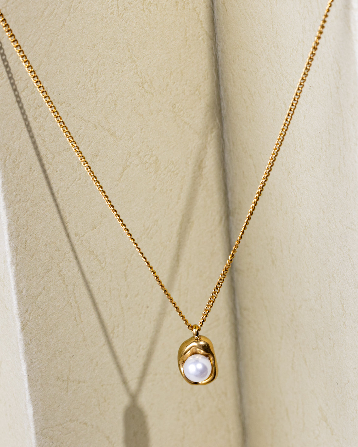 Simple Pearl Drop Necklace