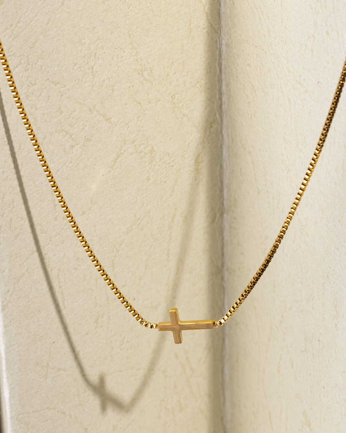 Simple Cross Pendant Necklace