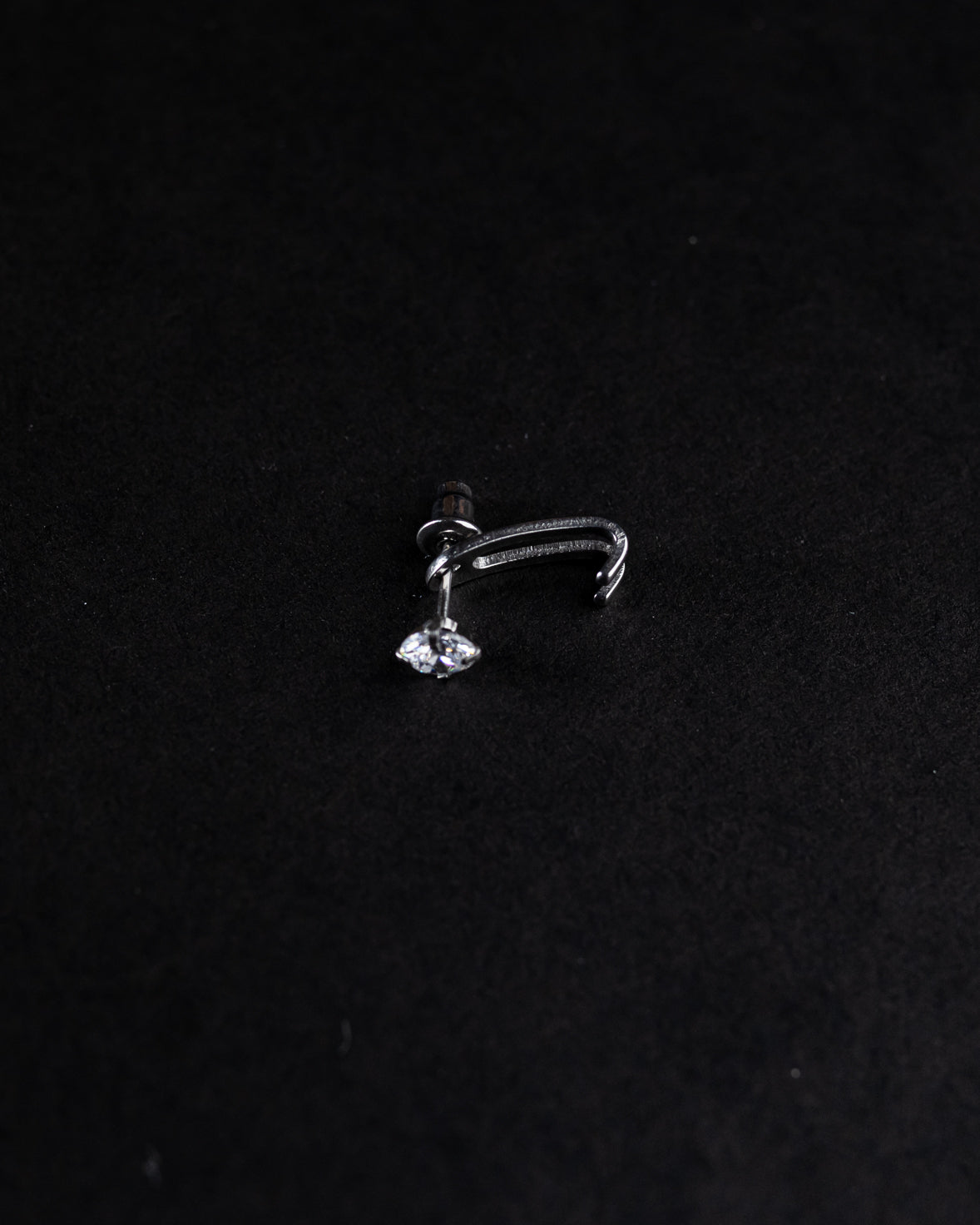 Round Zirconia Claw Earring