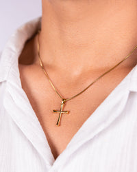 Simple Cross Pendant Necklace