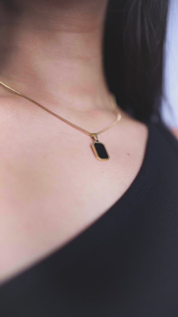 bclassy-shoppable-video-womens-necklace